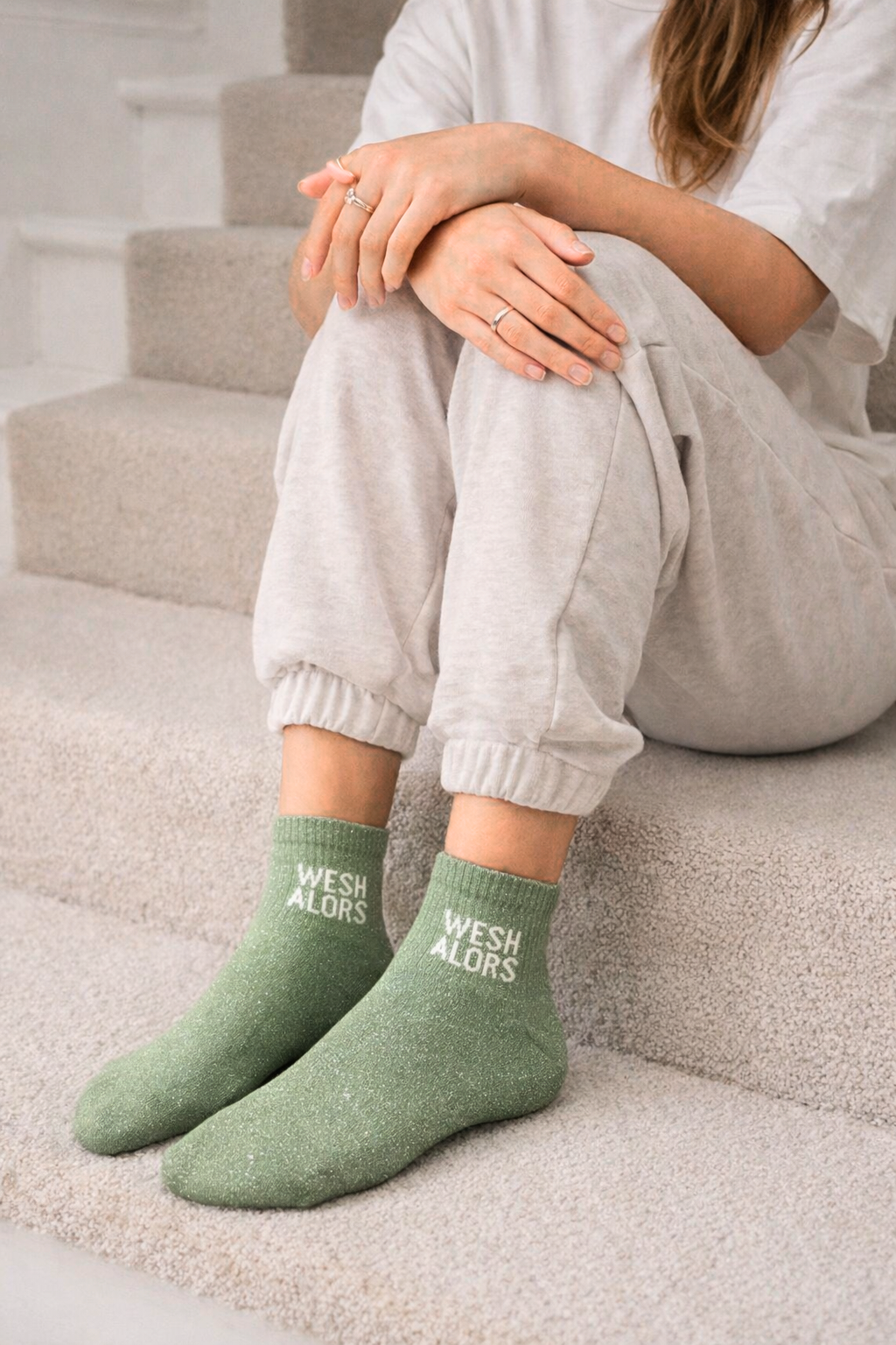 Chaussettes courtes à paillettes avec message "Wesh alors" couleur vert amande